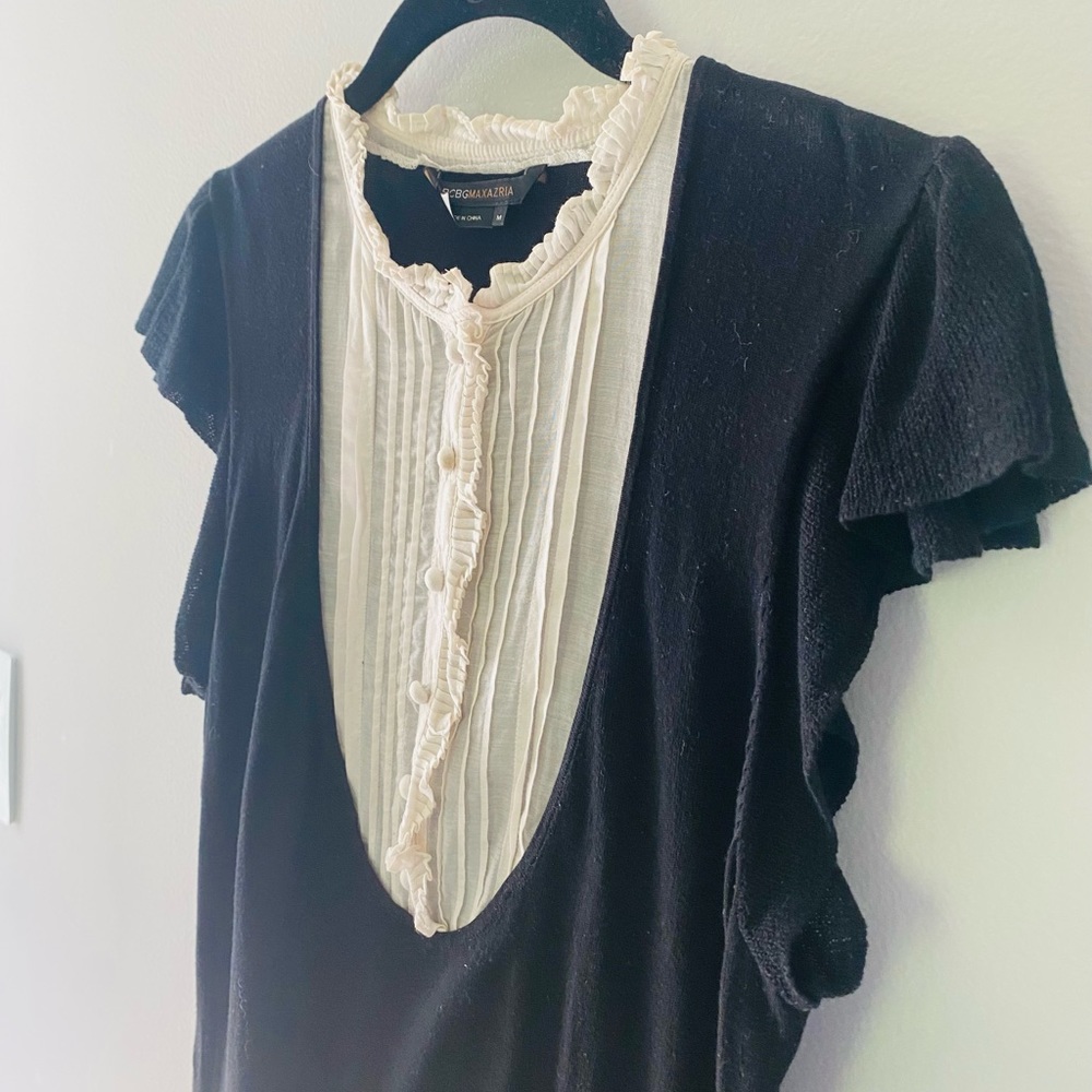 BCBG chic & sexy top, silk & cotton blend fabric, lightweight & soft size M
